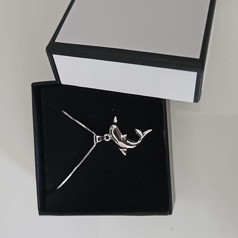 Sterling silver dolphin Pendant & chain